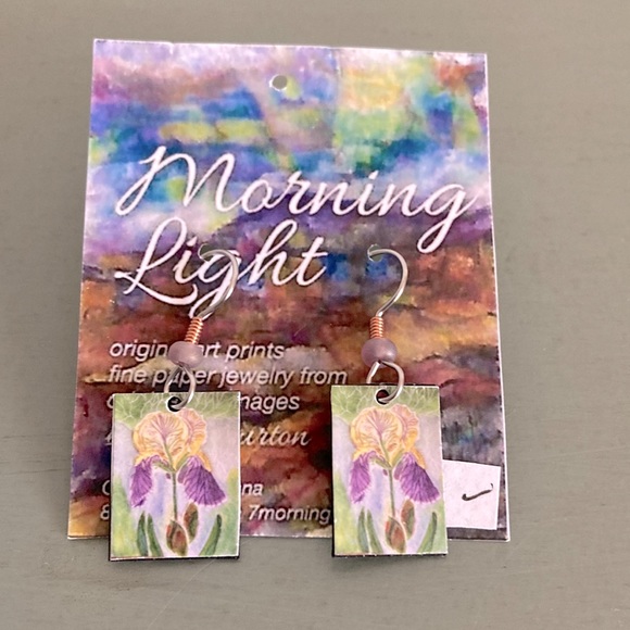 Handmade purple iris paper earrings - Picture 1 of 2